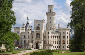 How to Get to Hluboka nad Vltavou Castle by Car?